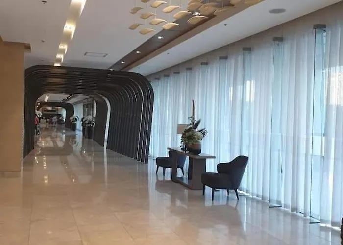 Shore 3 Residences With Netflix And Wifi Guest house