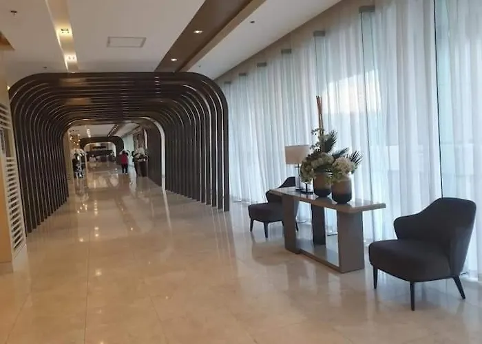 Shore 3 Residences With Netflix And Wifi Guest house