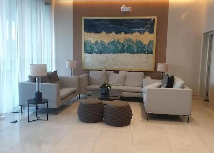 Shore 3 Residences With Netflix And Wifi Guest house *