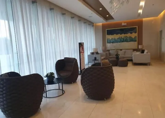 Shore 3 Residences With Netflix And Wifi Guest house Manila